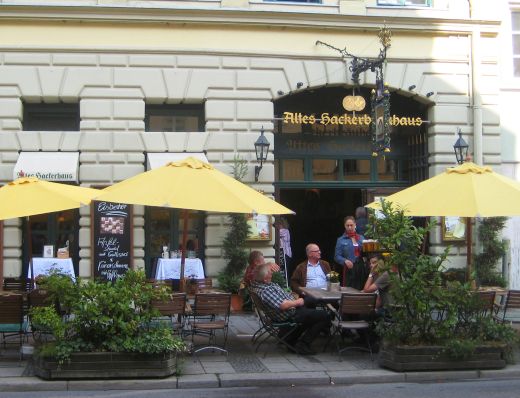 Altes Hackerhaus, Munich exterior